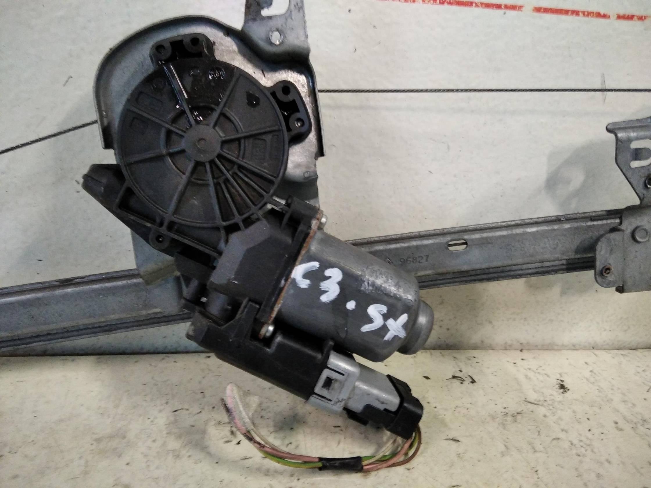 Alzacristallo elettr. porta ant. sx.